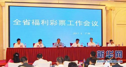 萧薇薇安排完工作，心里像是打了一场胜仗一样开心。